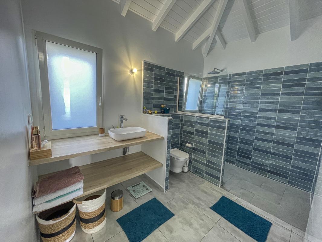 A louer villa vue mer Saint François Guadeloupe-Salle de douche-21